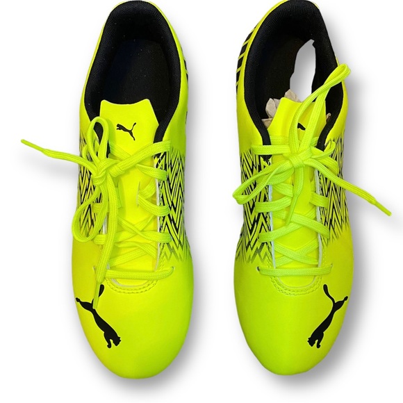 NIB Puma Yellow Juniors 6.5 Cleats - Picture 3 of 9